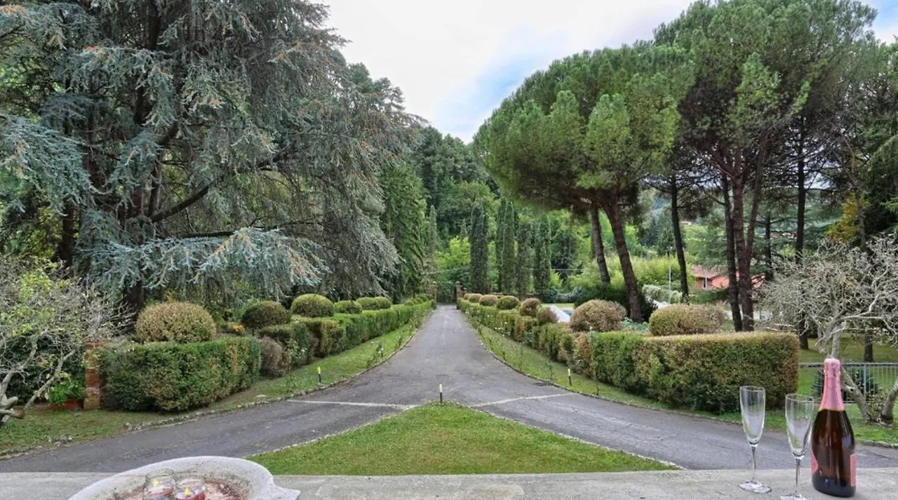 Relais Villa Montecatini Камайоре 0*,