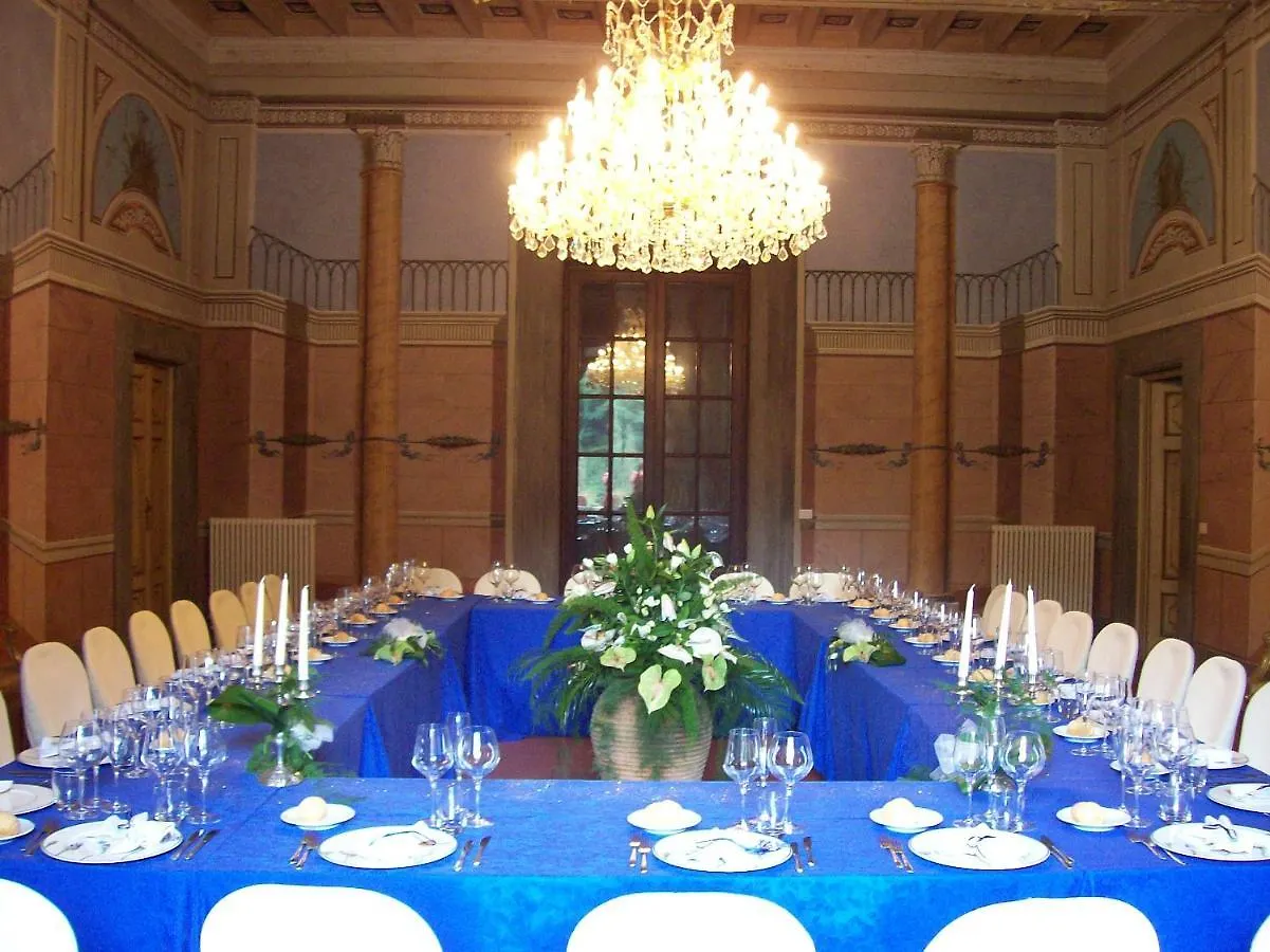 Relais Villa Montecatini Camaiore Bed & Breakfast